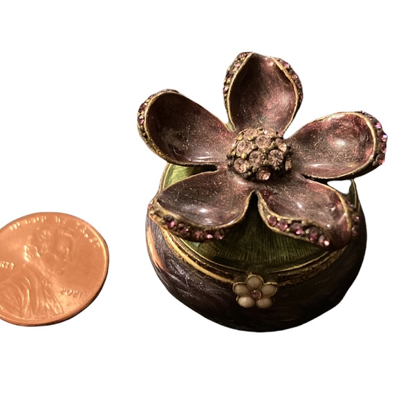 Jay Strongwater Flower Trinket Box - Picture 12 of 13